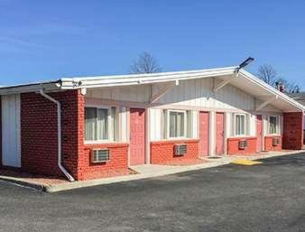 Travelodge By Wyndham Bay Shore Long Island Eksteriør bilde